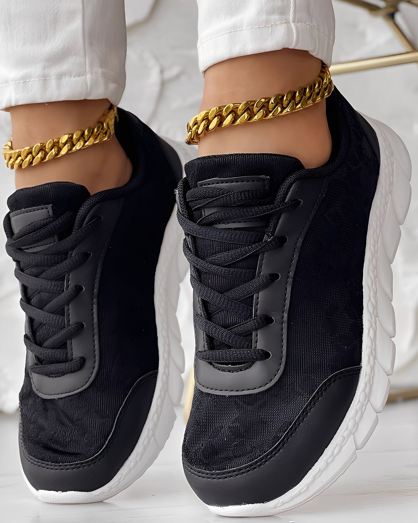 Elisabeth - Comfortable, breathable sneakers with flower pattern for women