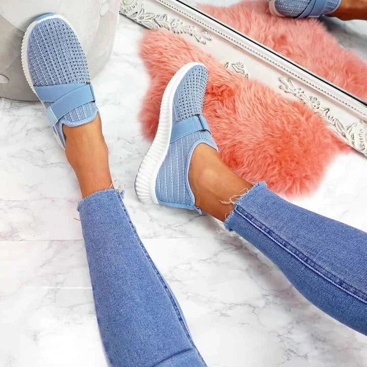 Ines – Slip-On Sneakers με κλείστρου κλείσμα
