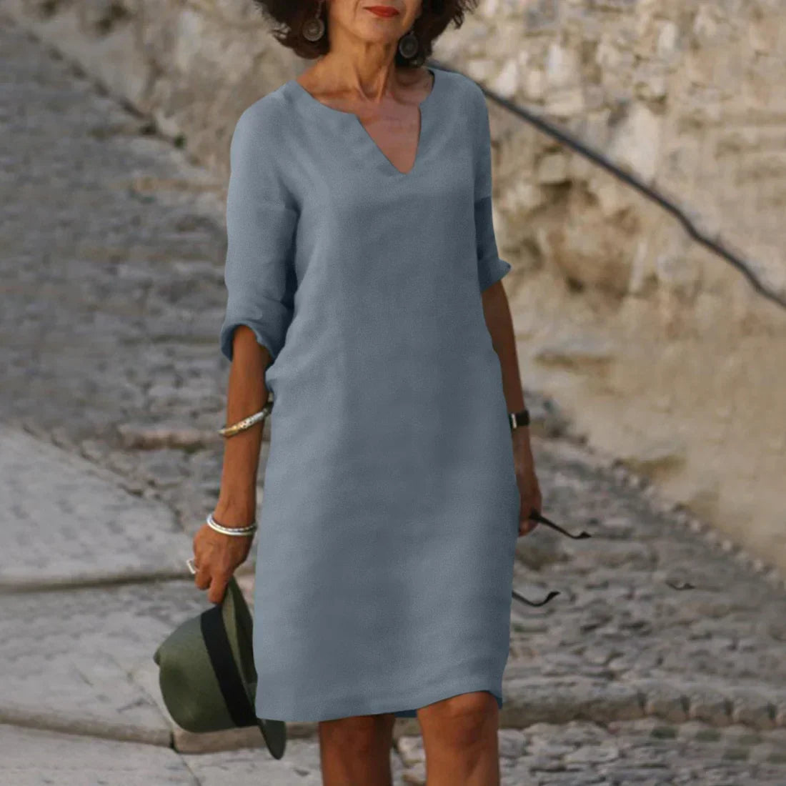 Lina – Γυναικείο φόρεμα με V-λαιμόκοψη και 3/4 μανίκια