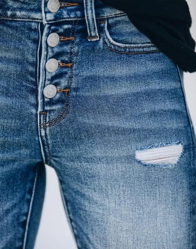 Alessa – Slim Fit Jeans σε σύγχρονο σχέδιο με σκισίματα