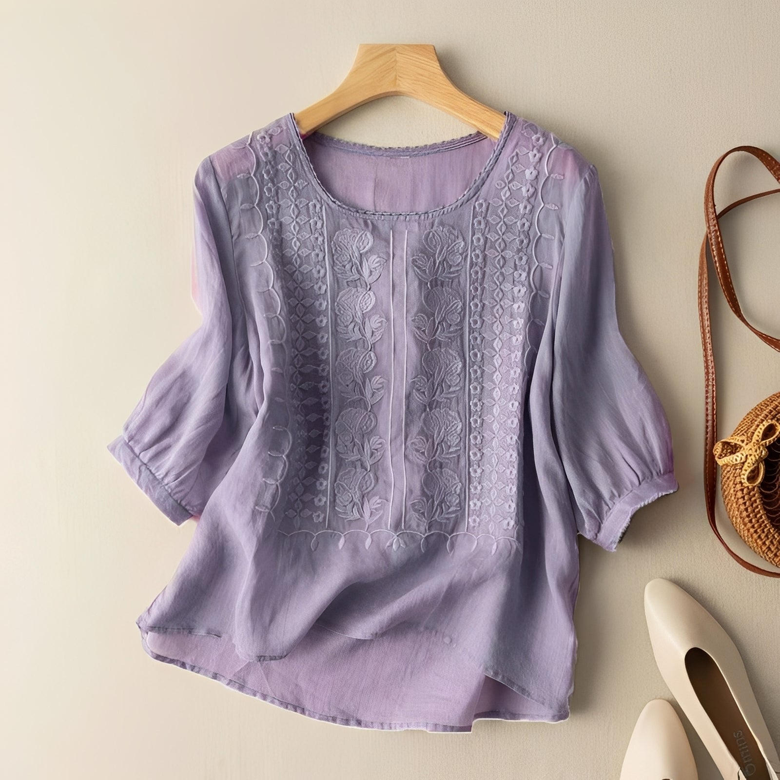 Gretchen - Trendy embroidered blouse with 3/4 sleeves for women