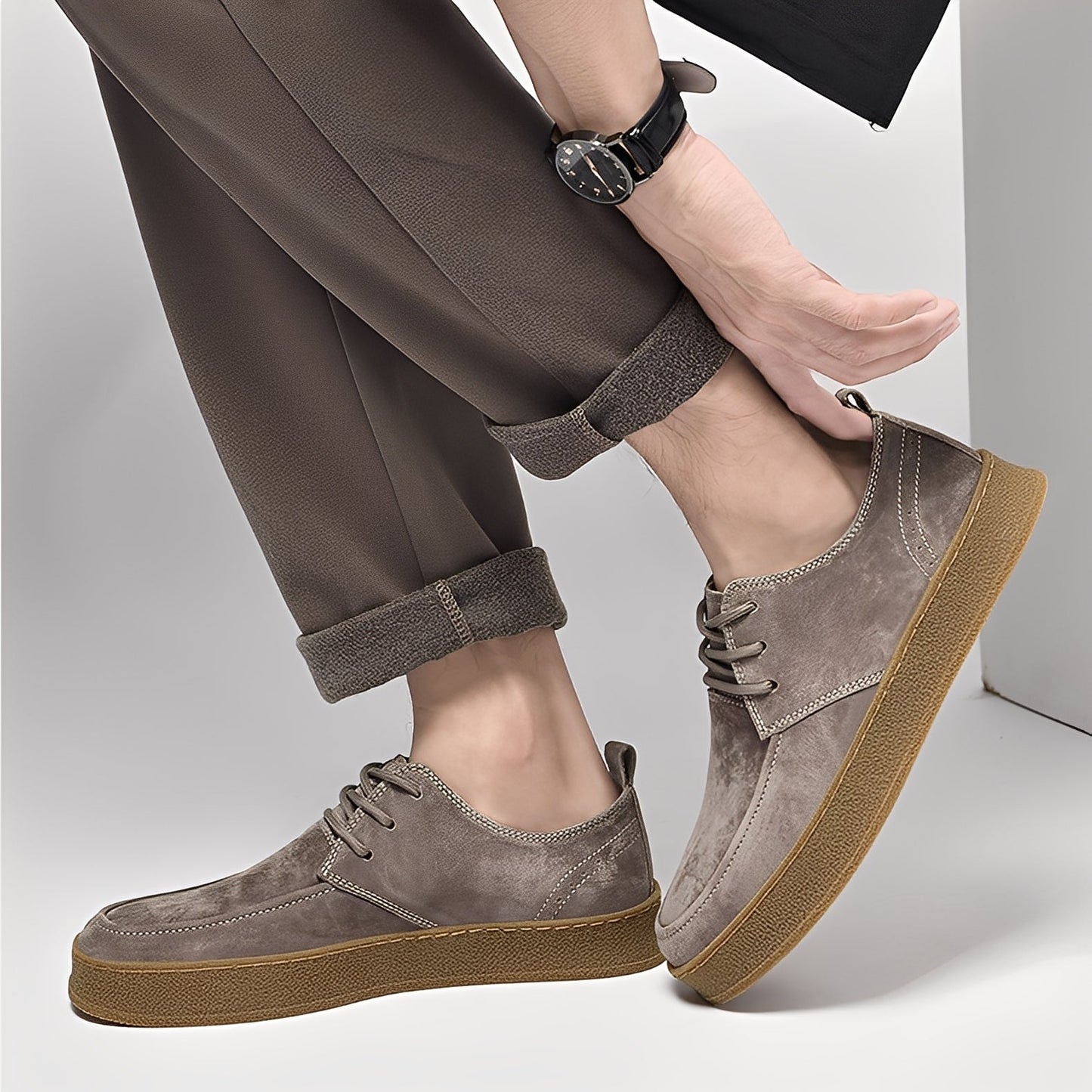 Riordan - Stylish low suede sneakers for men