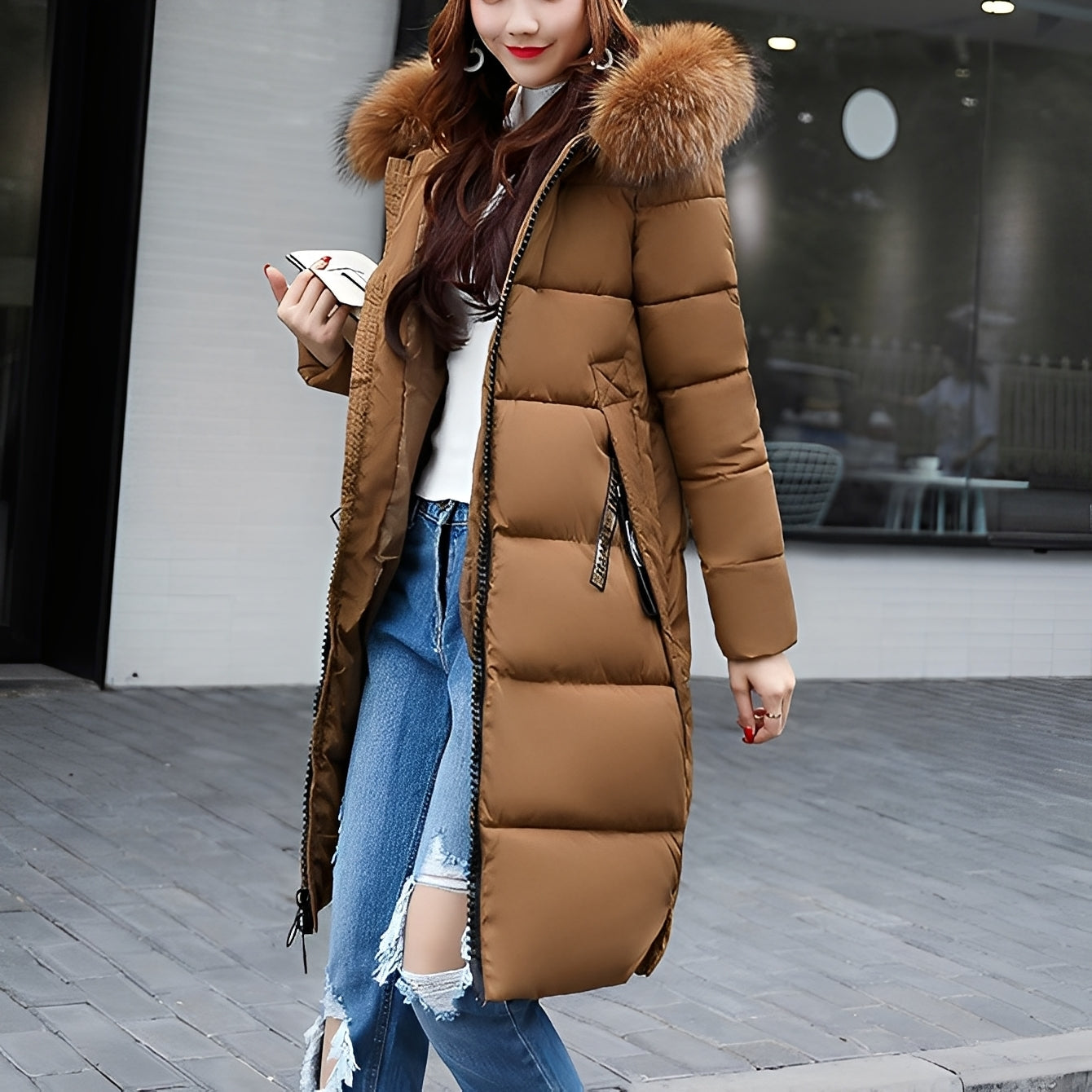 Rowina - Stylish, sleeveless cloak with fur collar for women