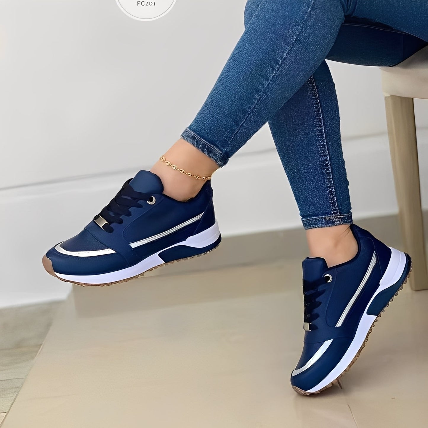 Xanthia - Stylish flat sneakers for women
