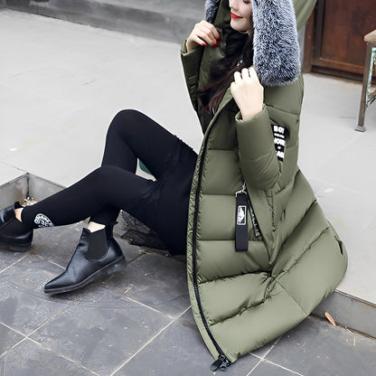 Rowina - Stylish, sleeveless cloak with fur collar for women