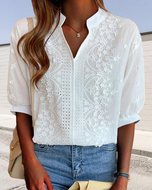 Daphne - Embroidered blouse with V neckline