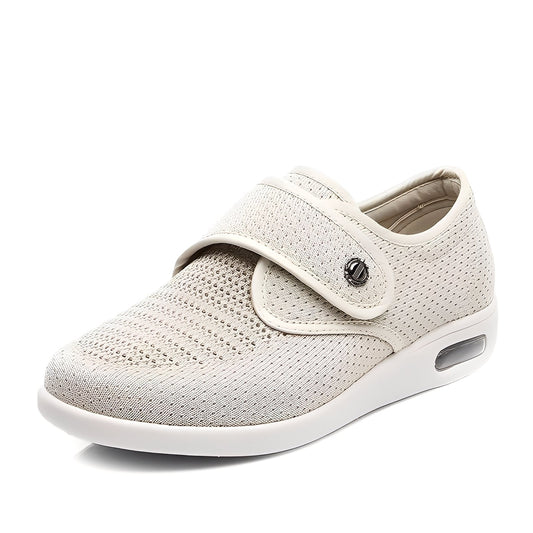 Zoey - Comfortable, loose shoes with a wide fit for women