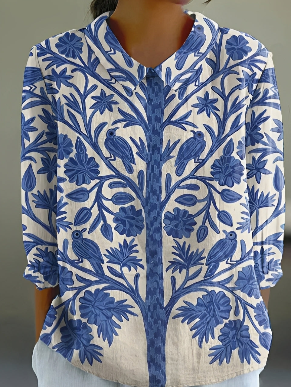 Alfie - Trendy, loose-fitting printed shirt for women