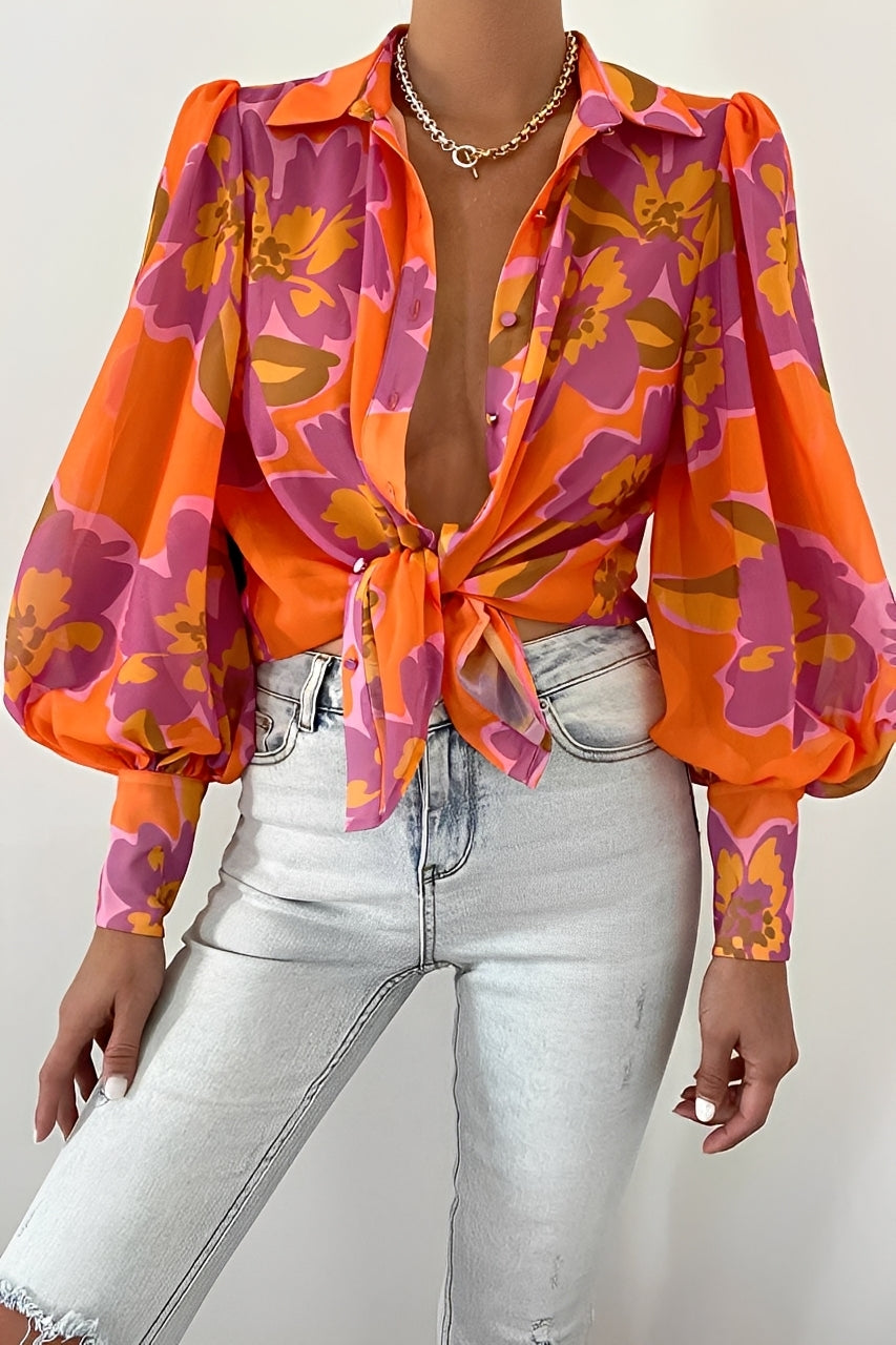 Carla - Fashionable women's blouse with lantern sleeves