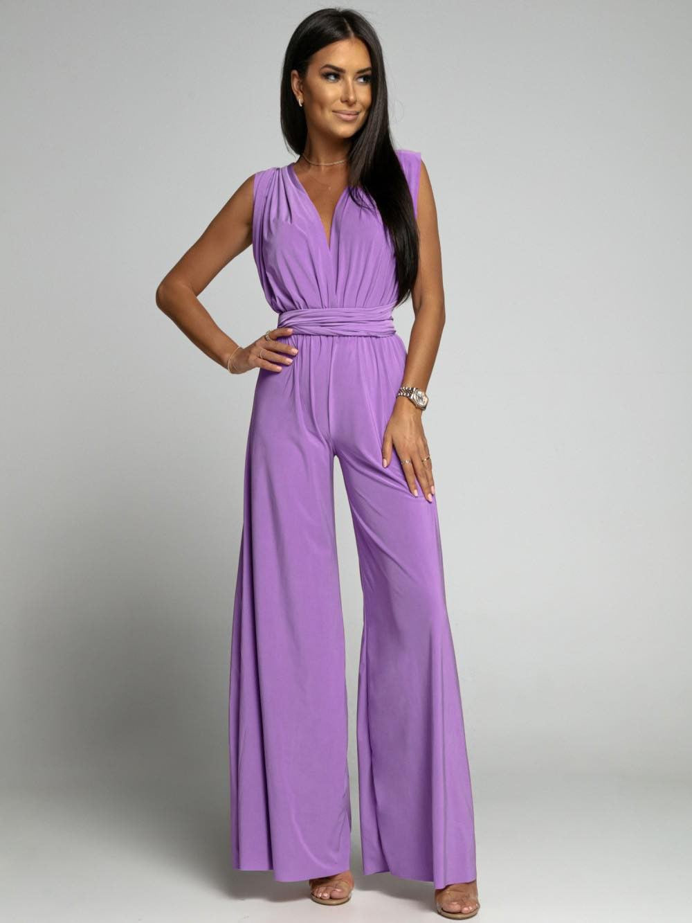 FlairFashion - Sleeveless Jumpsuit with Flattering V-Neck