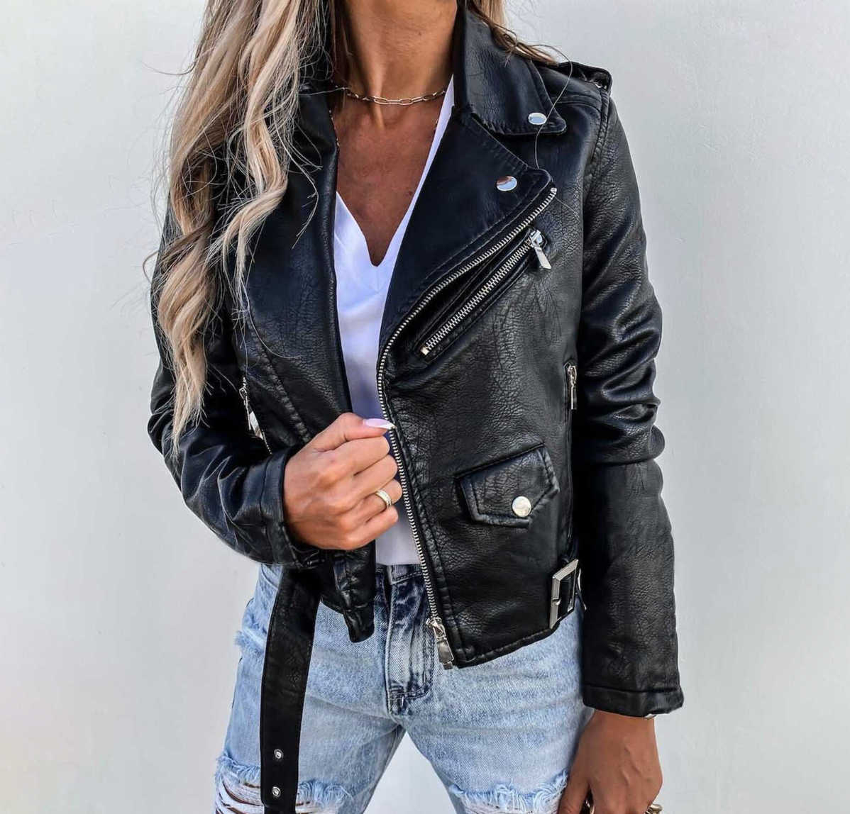 Ella - Elegant and traditional women's leather jacket.