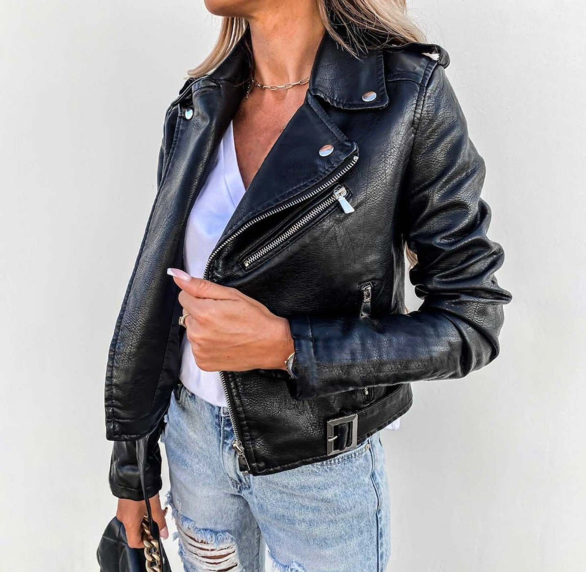 Ella - Elegant and traditional women's leather jacket.