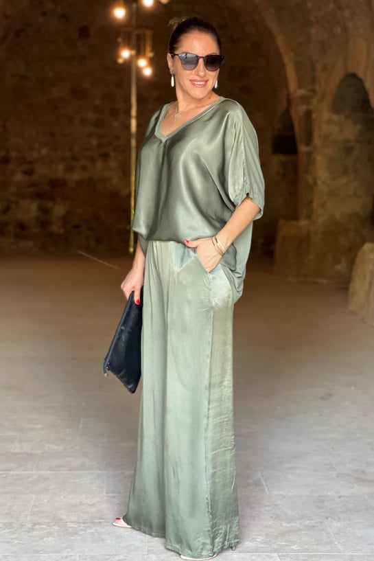 Brittany - Elegant and refined satin set for women