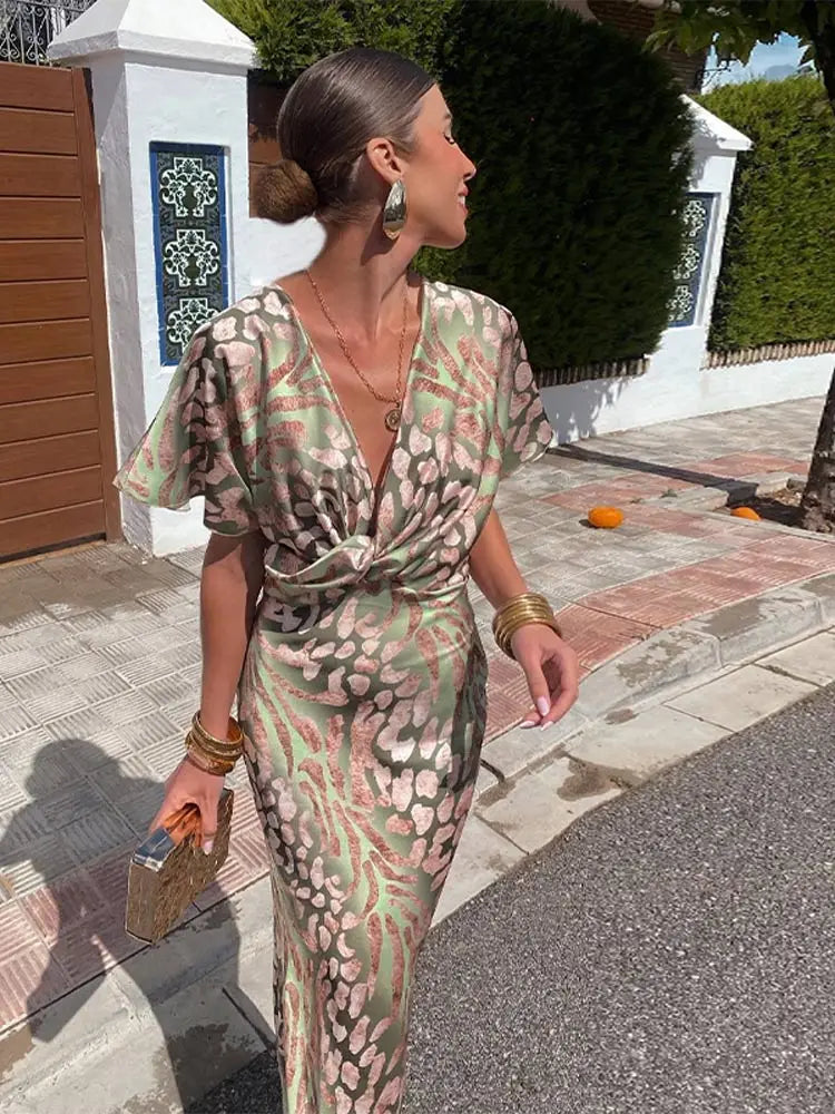 Cosima - Women's dress with V neckline