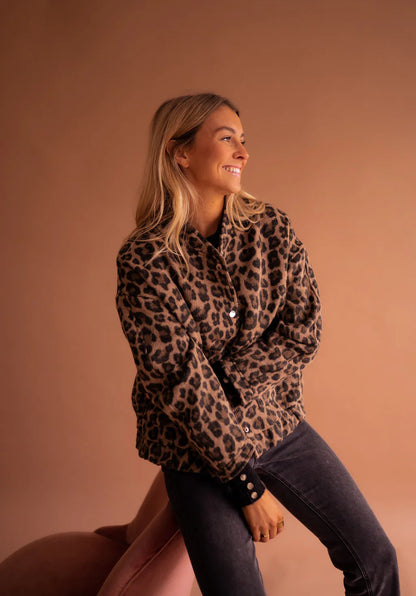 Lea – Leopard Bomber