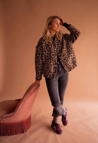 Lea – Leopard Bomber
