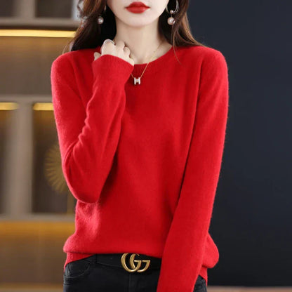 Erica - A cashmere sweater with classic crew neck
