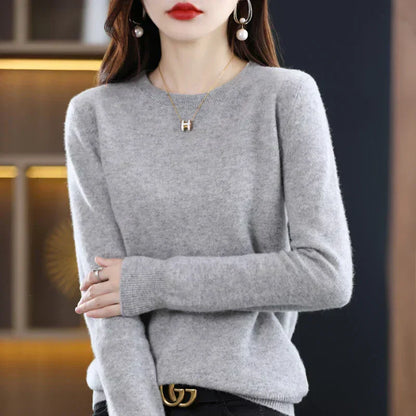 Erica - A cashmere sweater with classic crew neck