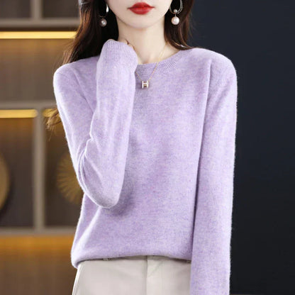 Erica - A cashmere sweater with classic crew neck
