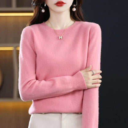 Erica - A cashmere sweater with classic crew neck