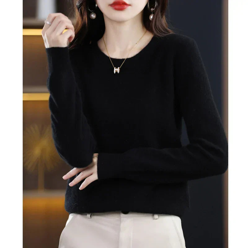 Erica - A cashmere sweater with classic crew neck