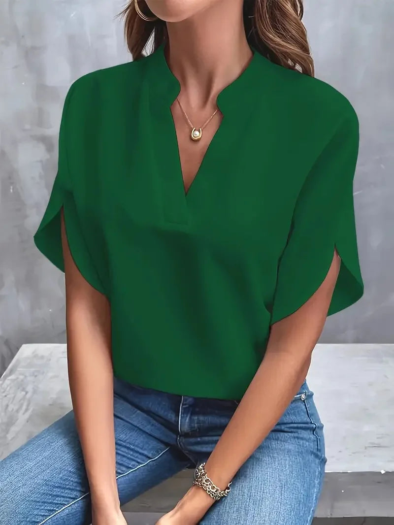Isalie – Elegant blouse with V-neck, with fluid fabric