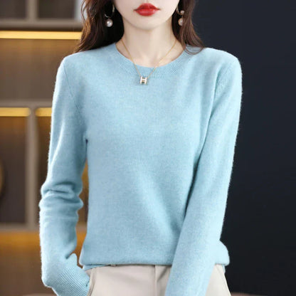 Erica - A cashmere sweater with classic crew neck