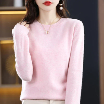 Erica - A cashmere sweater with classic crew neck