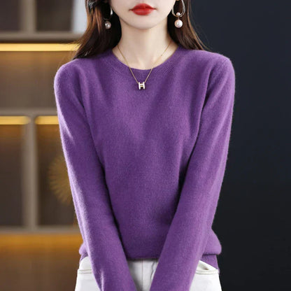 Erica - A cashmere sweater with classic crew neck