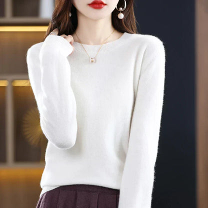 Erica - A cashmere sweater with classic crew neck
