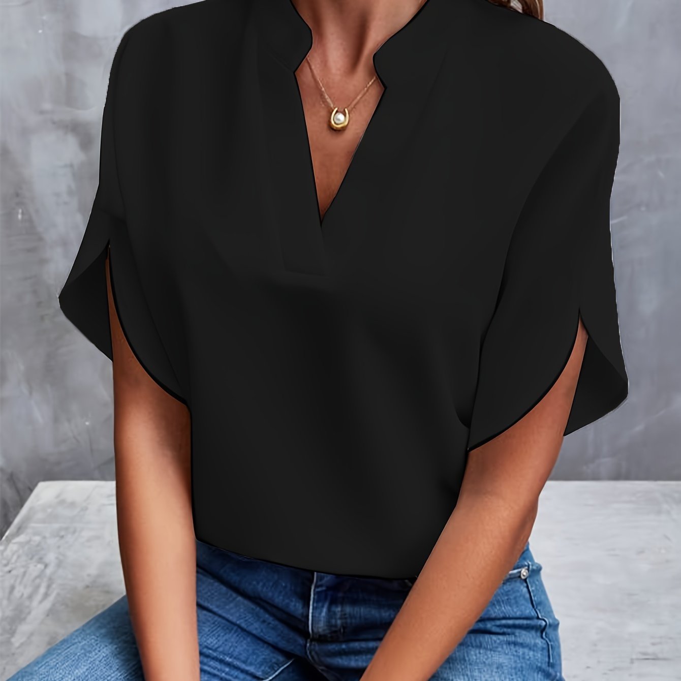 Lina - Light and elegant blouse for any occasion