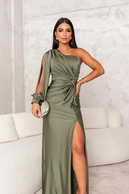 Florence – Satin dress with an elegant and refined one shoulder