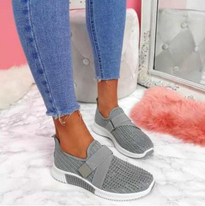 Ines – Slip-On Sneakers με κλείστρου κλείσμα