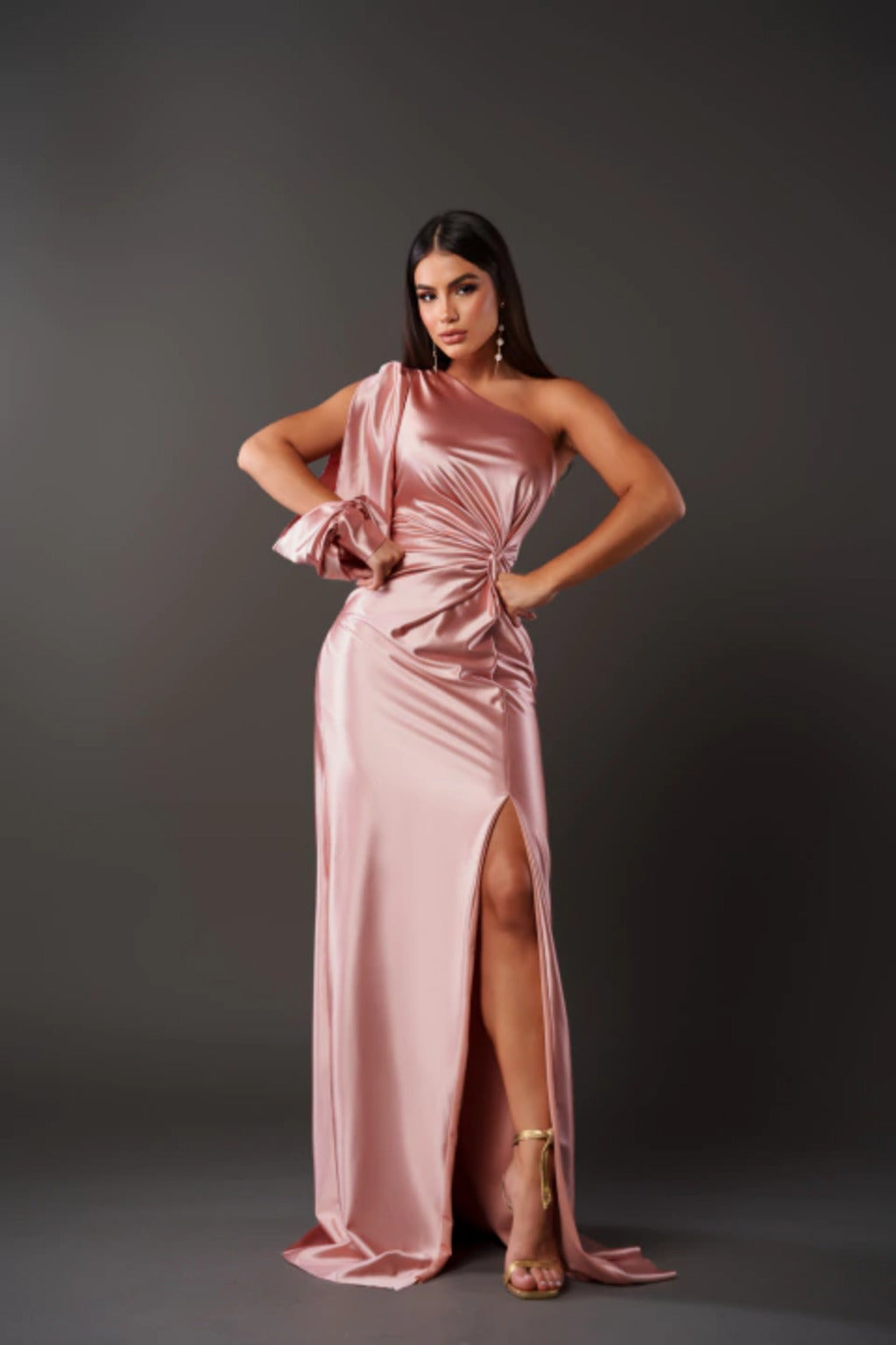 Florence – Satin dress with an elegant and refined one shoulder