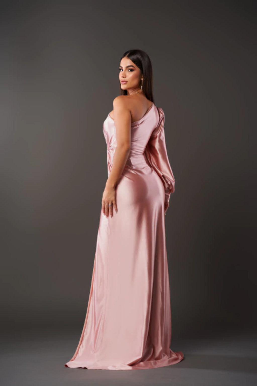 Florence – Satin dress with an elegant and refined one shoulder