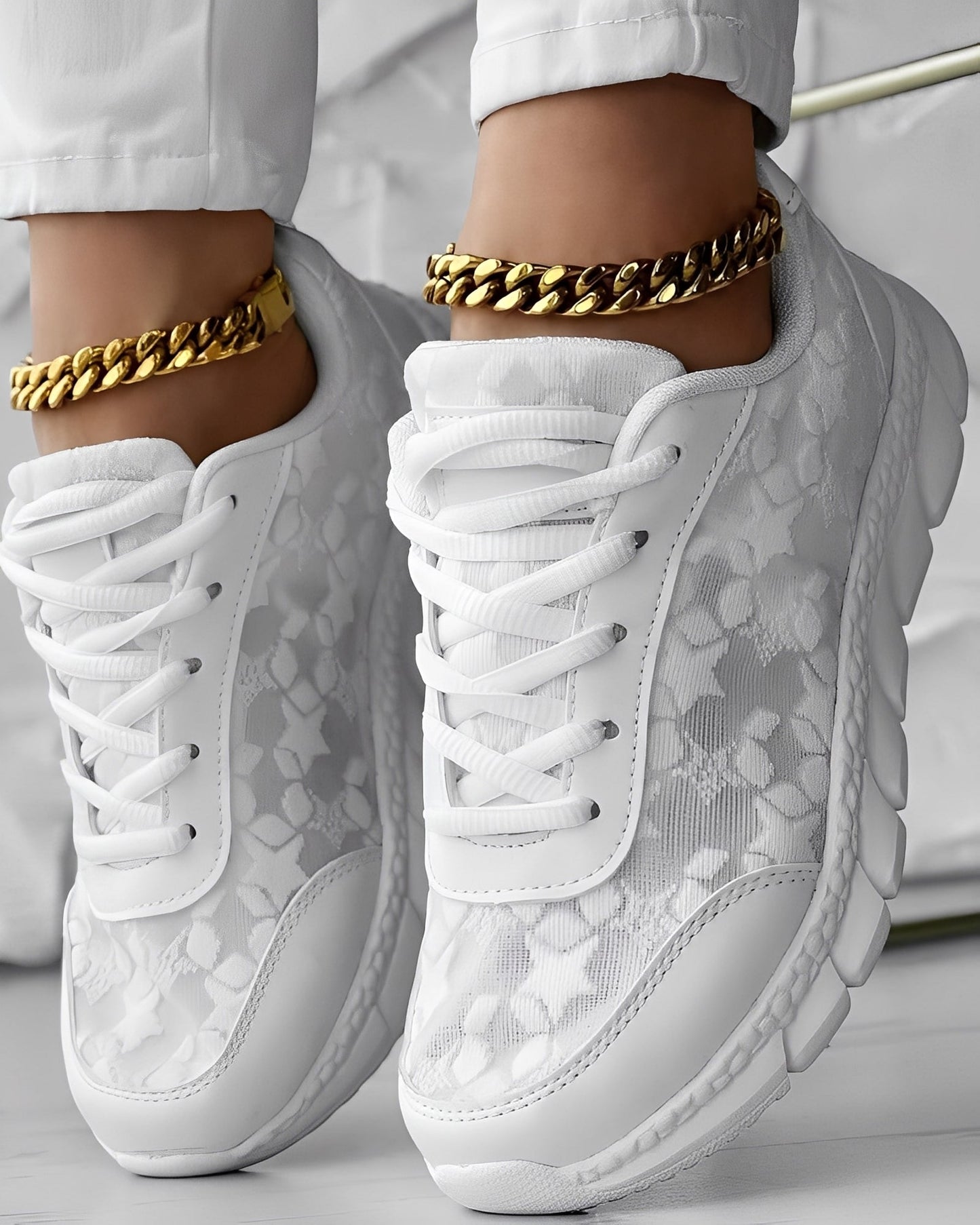 Elisabeth - Comfortable, breathable sneakers with flower pattern for women